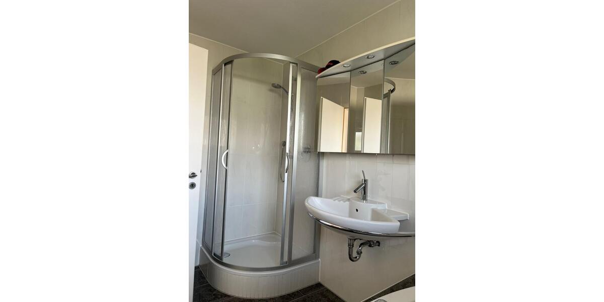 Etagenwohnung Großbottwar - 3.5 Zimmer, 93 m&sup2;, 1.000&euro; | Angebot:24838117