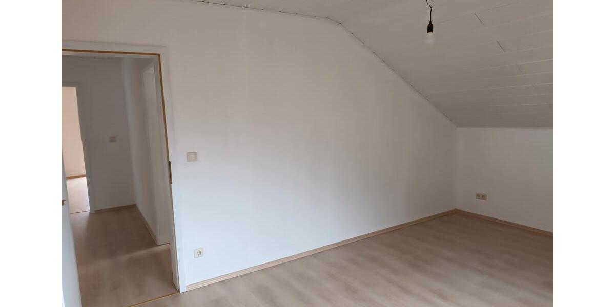 Dachgeschoßwohnung Spiegelberg - 4 Zimmer, 83 m&sup2;, 770&euro; | Angebot:27539446