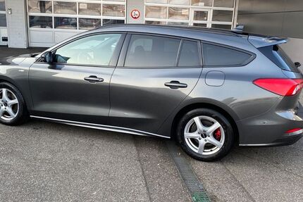 Ford Focus 121.500 km 15.690 &euro; Leingarten 74211