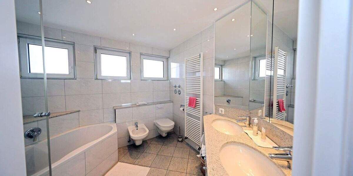 Etagenwohnung Leinfelden-Echterdingen Leinfelden - 4 Zimmer, 110 m&sup2;, 2.000&euro; | Angebot:25840929