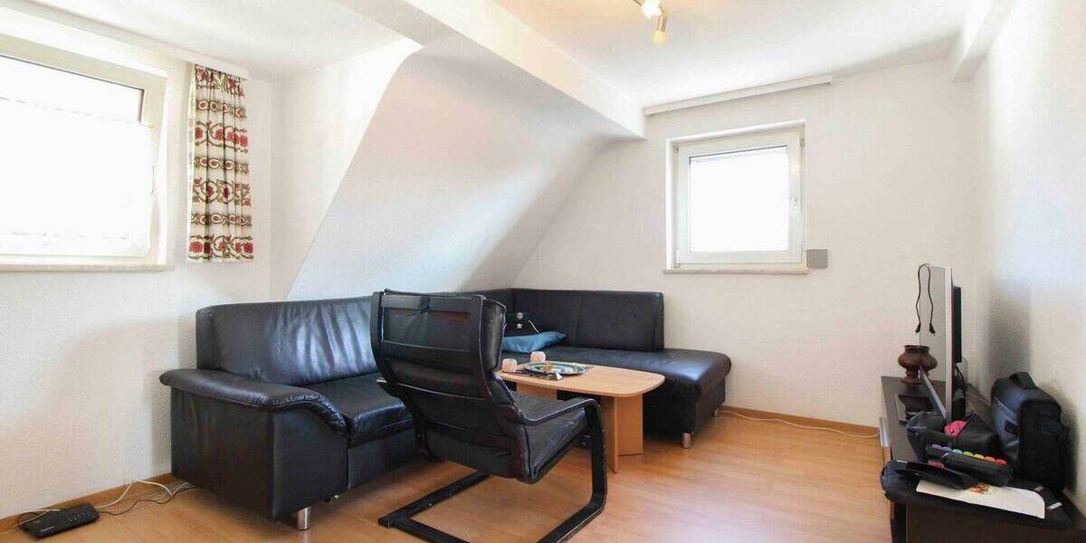 Mehrfamilienhaus, Wohnhaus Stuttgart Heumaden - 9 Zimmer, 398.000&euro; | Angebot:25958075