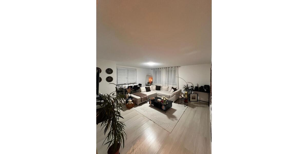 Erdgeschoßwohnung Ditzingen - 3 Zimmer, 80 m&sup2;, 1.100&euro; | Angebot:26415286