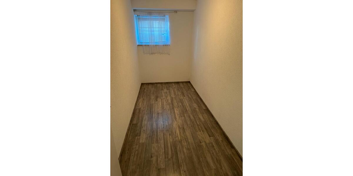 Erdgeschoßwohnung Weinstadt - 3 Zimmer, 83 m&sup2;, 1.200&euro; | Angebot:25840415