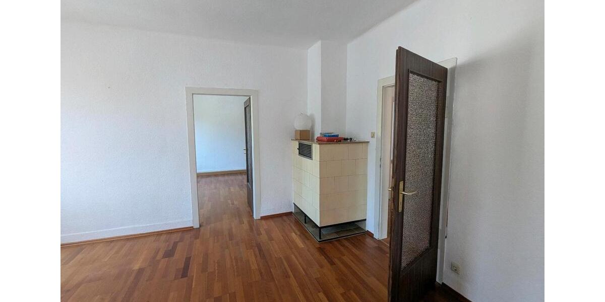 Etagenwohnung Stuttgart Bad Cannstatt - 4 Zimmer, 110 m&sup2;, 1.350&euro; | Angebot:27550019