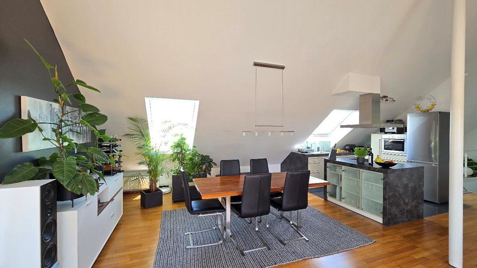 Dachgeschoßwohnung Stuttgart Degerloch - 3.5 Zimmer, 87 m&sup2;, 1.776&euro; | Angebot:27545198