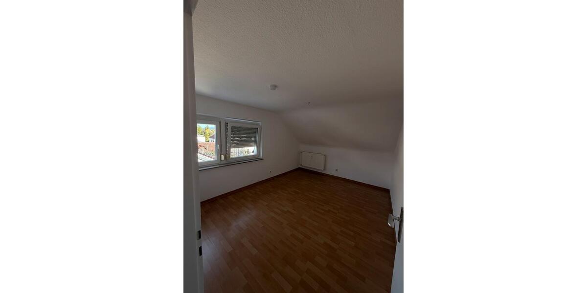 Dachgeschoßwohnung Remshalden - 4 Zimmer, 78 m&sup2;, 1.050&euro; | Angebot:27553315