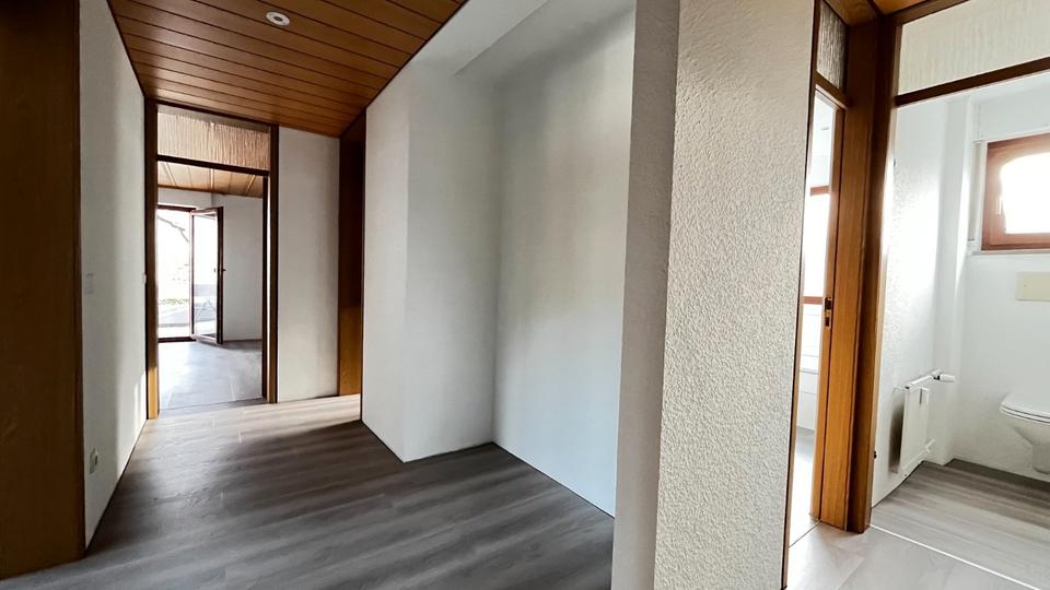 Etagenwohnung Esslingen am Neckar Hegensberg - 3.5 Zimmer, 96 m&sup2;, 1.120&euro; | Angebot:27595882