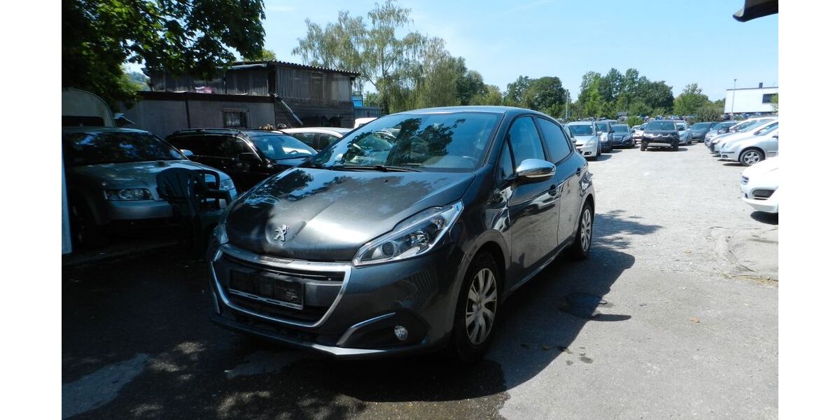 Peugeot 208 95.000 km 3.200 &euro; Remshalden 73630