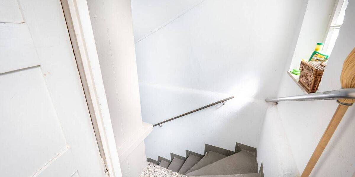 Mehrfamilienhaus, Wohnhaus Stuttgart Degerloch - 8 Zimmer, 170 m&sup2;, 775.000&euro; | Angebot:25685446