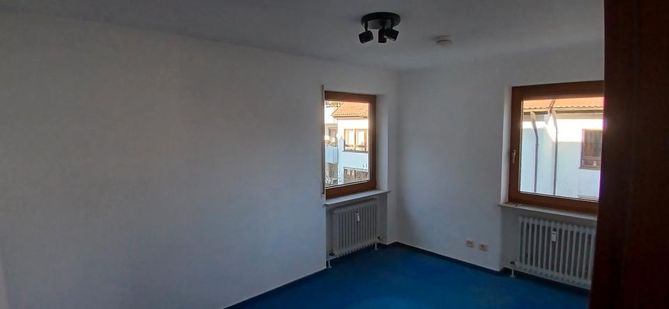 Etagenwohnung Backnang - 4.5 Zimmer, 108 m&sup2;, 1.400&euro; | Angebot:26424801