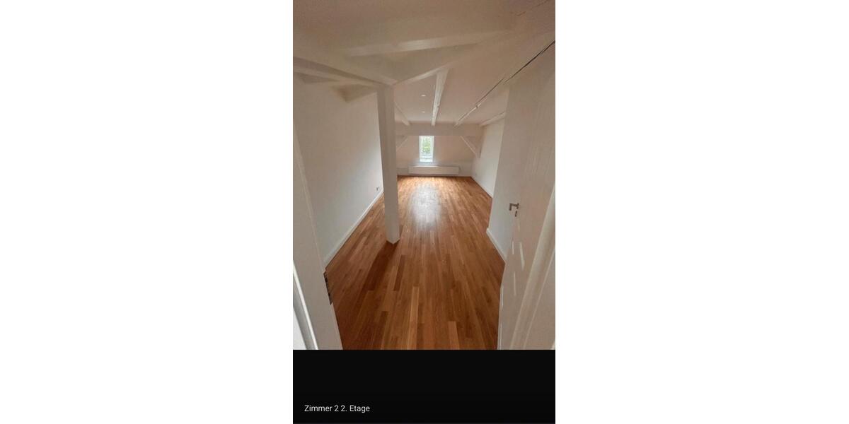 Dachgeschoßwohnung Stuttgart Bad Cannstatt - 5 Zimmer, 145 m&sup2;, 2.810&euro; | Angebot:27538912