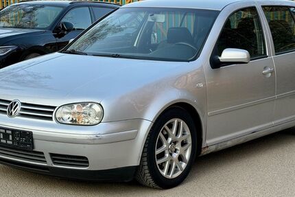 VW Golf 300.000 km 3.689 &euro; Stuttgart 70469