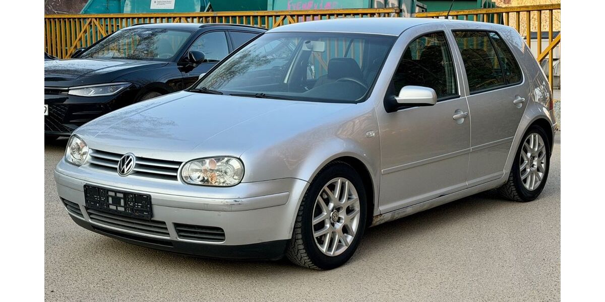 VW Golf 300.000 km 3.689 &euro; Stuttgart 70469
