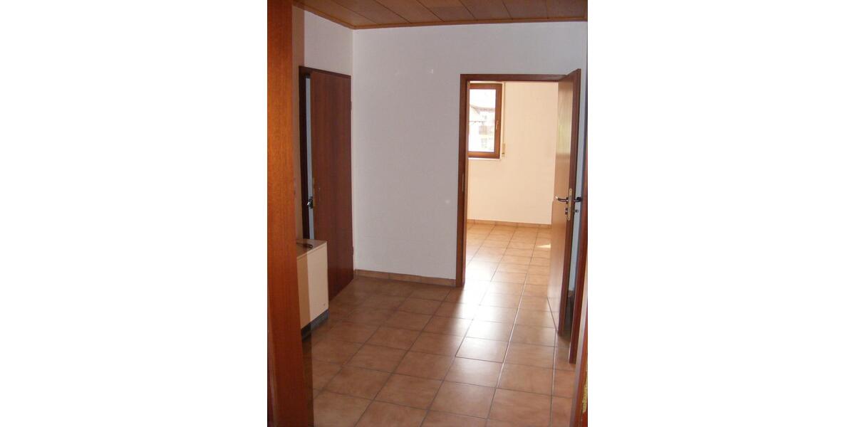 Dachgeschoßwohnung Mühlacker - 3 Zimmer, 72 m&sup2;, 770&euro; | Angebot:27576118