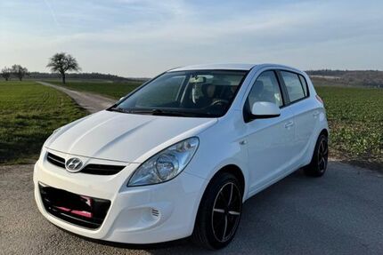Hyundai i20 194.000 km 4.400 &euro; Korb 71404
