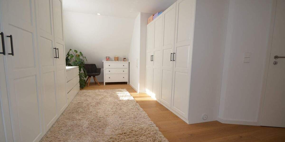 Etagenwohnung Böblingen - 4 Zimmer, 220 m&sup2;, 905.000&euro; | Angebot:25704223