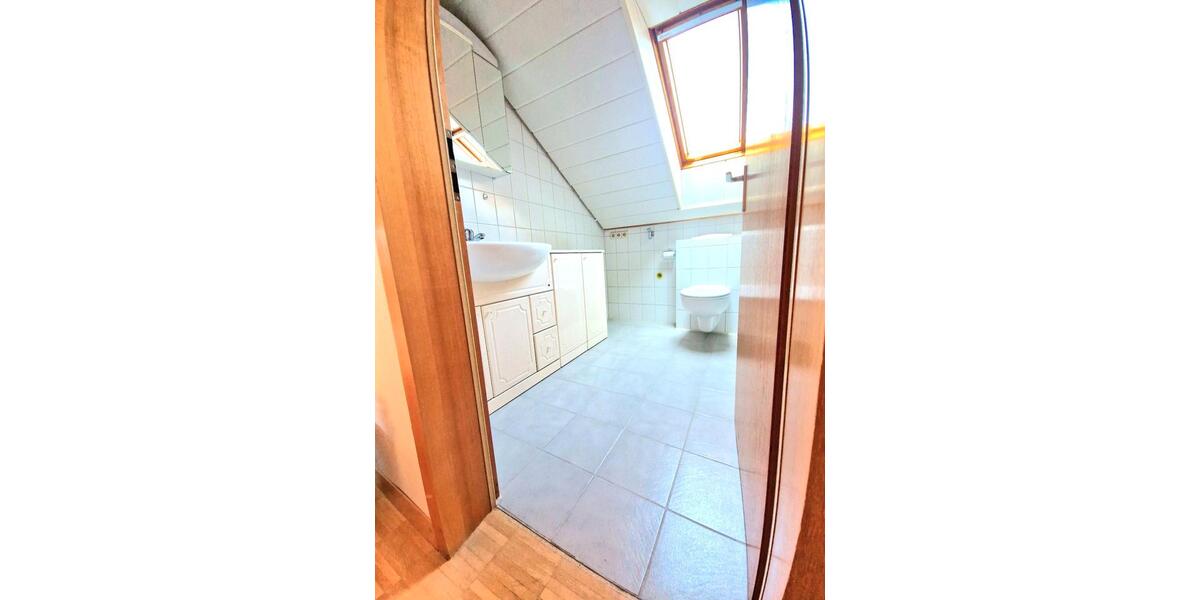 Dachgeschoßwohnung Heilbronn - 3 Zimmer, 65 m&sup2;, 900&euro; | Angebot:25842339