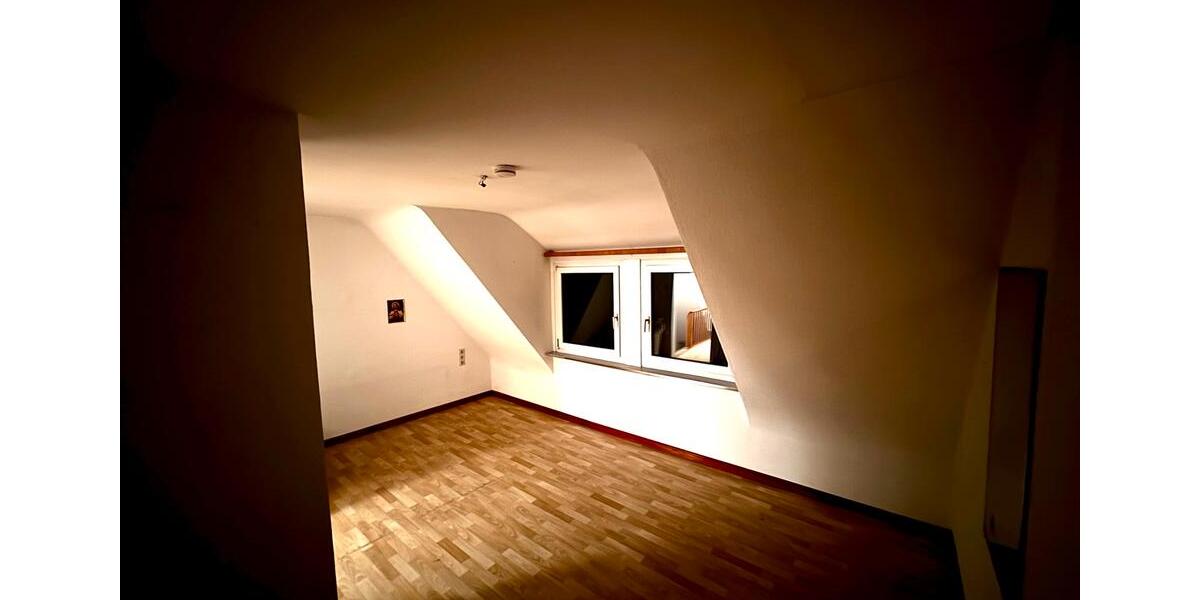 Doppelhaushälfte Böblingen - 4 Zimmer, 125 m&sup2;, 450.000&euro; | Angebot:24839417