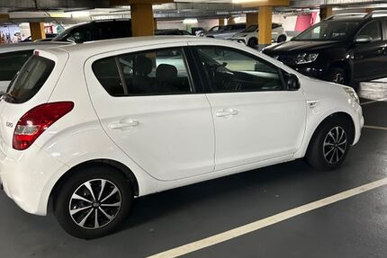Hyundai i20 71.000 km 3.500 &euro; Plochingen 73207