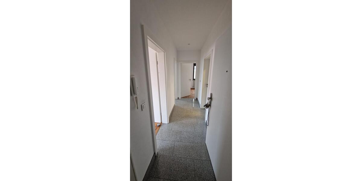 Etagenwohnung Stuttgart Zuffenhausen - 3 Zimmer, 84 m&sup2;, 1.000&euro; | Angebot:25953922