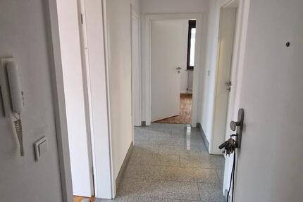 Wohnung Stuttgart Zuffenhausen - 3 Zimmer, 84 m&sup2;, 1.000&euro; | Angebot:25953922