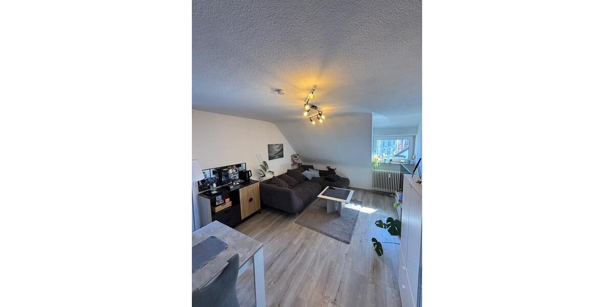 Dachgeschoßwohnung Stuttgart Bad Cannstatt - 3 Zimmer, 67 m&sup2;, 1.280&euro; | Angebot:27571724