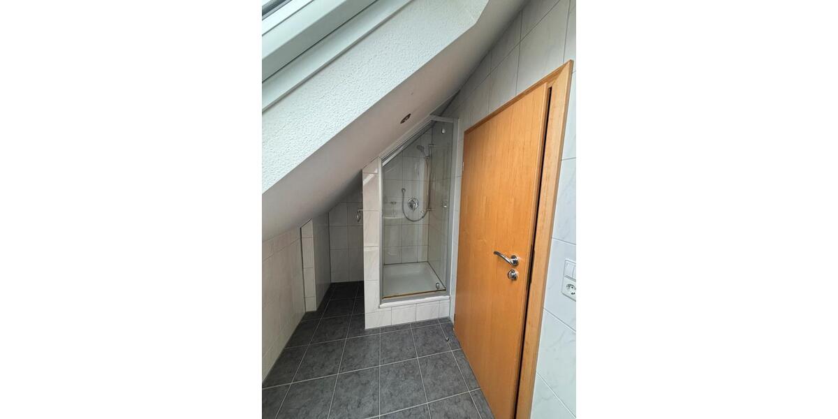 Dachgeschoßwohnung Deizisau - 3.5 Zimmer, 90 m&sup2;, 1.200&euro; | Angebot:25923476