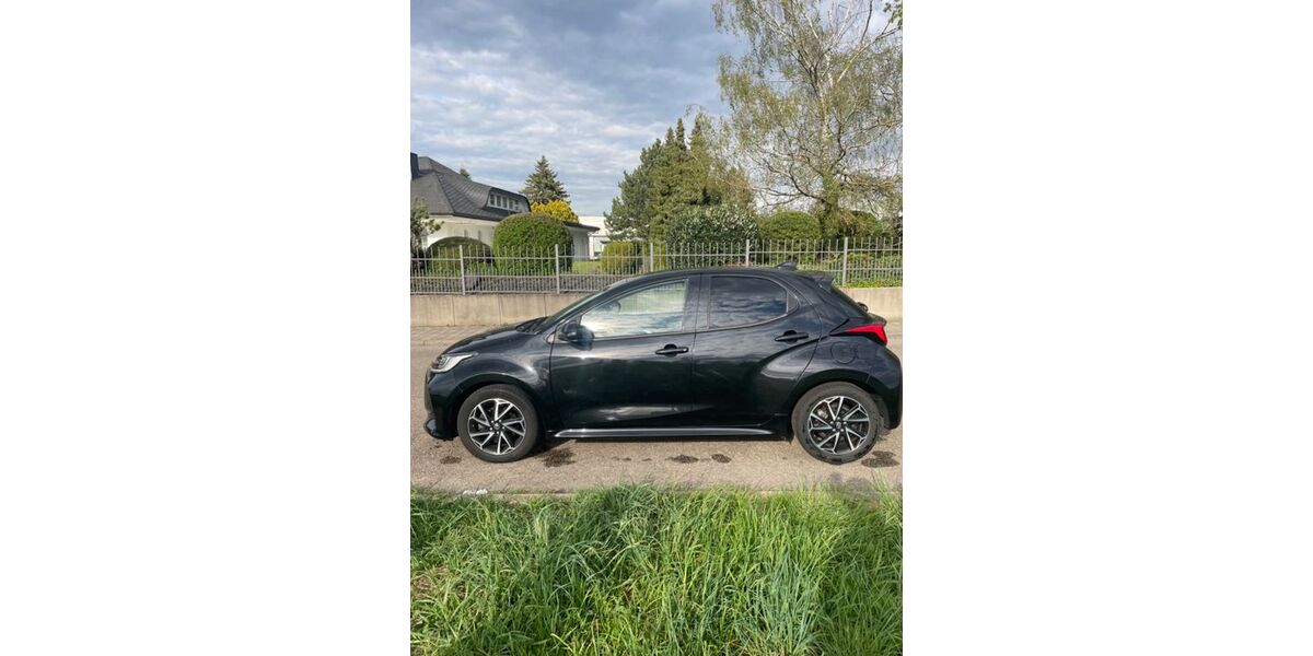 Toyota Yaris 67.000 km 17.099 &euro; Neckarwestheim 74382