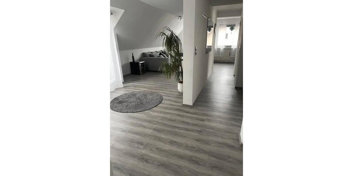 Dachgeschoßwohnung Winnenden - 3 Zimmer, 81 m&sup2;, 900&euro; | Angebot:26168639