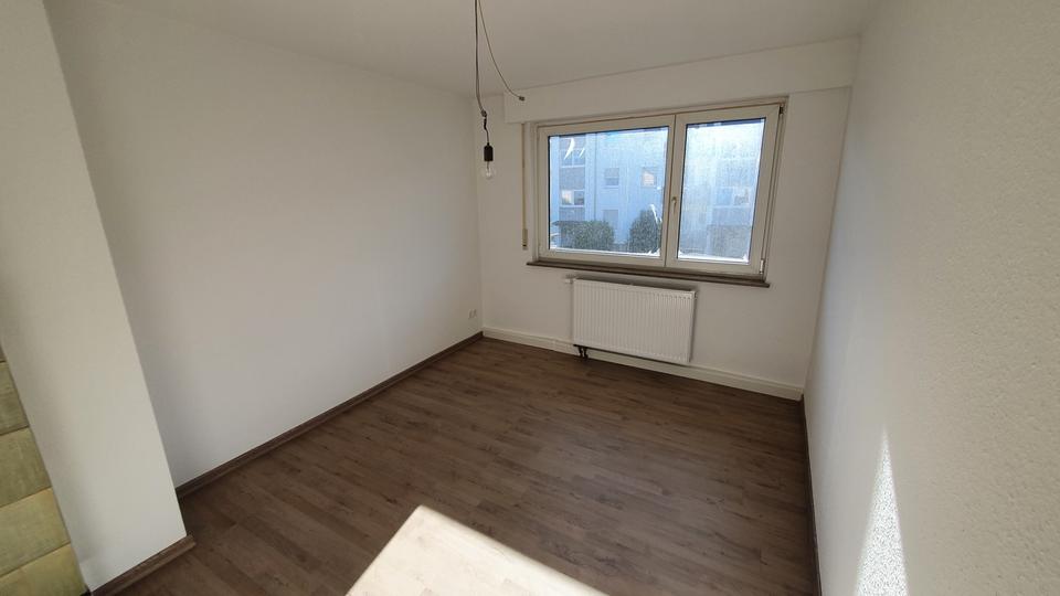 Etagenwohnung Schorndorf - 3.5 Zimmer, 75 m&sup2;, 1.075&euro; | Angebot:27545299