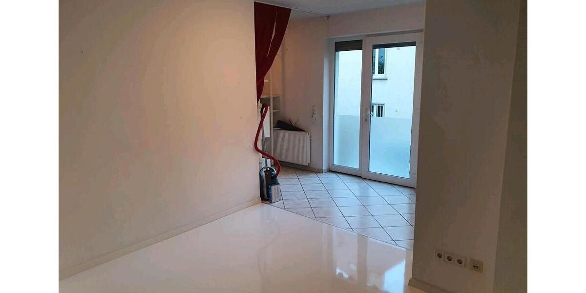 Erdgeschoßwohnung Stuttgart Stuttgart-West - 4 Zimmer, 97 m&sup2;, 1.990&euro; | Angebot:27577608