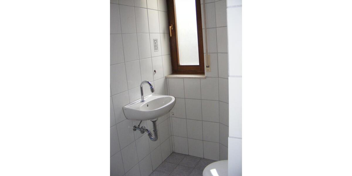 Dachgeschoßwohnung Mühlacker - 3 Zimmer, 72 m&sup2;, 770&euro; | Angebot:27576118