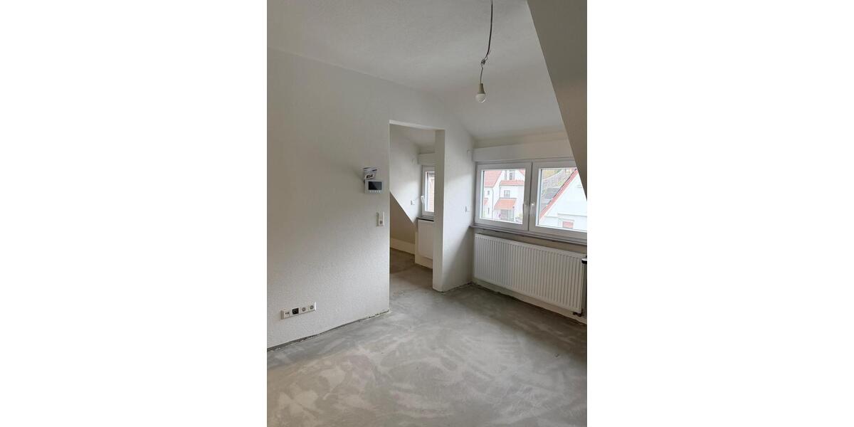 Dachgeschoßwohnung Backnang - 2 Zimmer, 50 m&sup2;, 700&euro; | Angebot:25173358