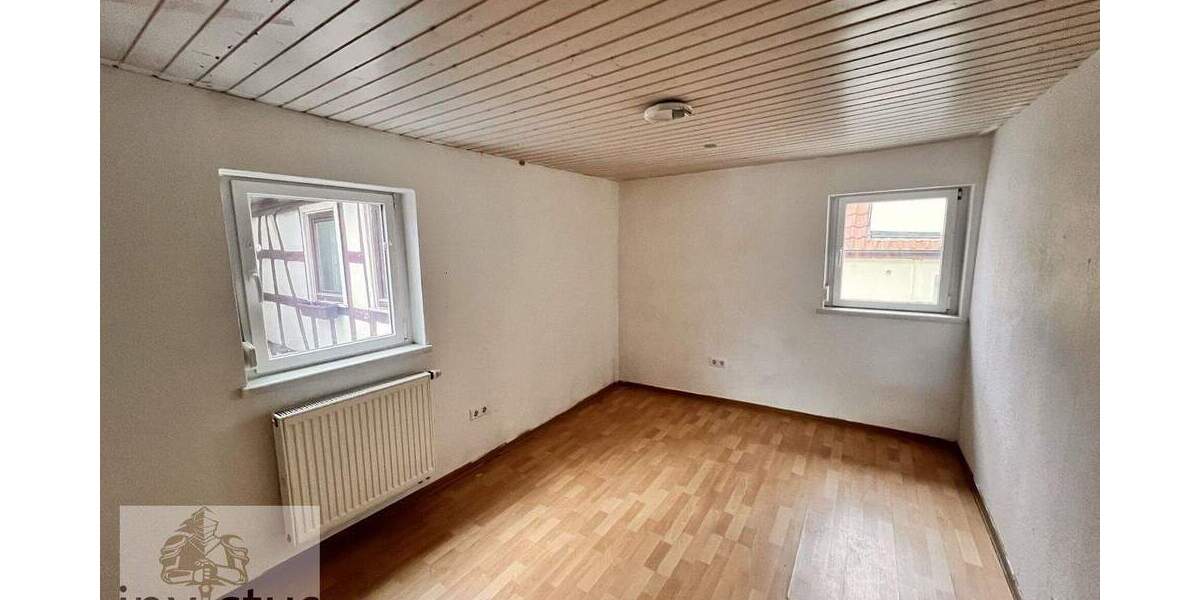 Mehrfamilienhaus, Wohnhaus Sulzbach an der Murr Sulzbach - 7 Zimmer, 183 m&sup2;, 350.000&euro; | Angebot:25742875