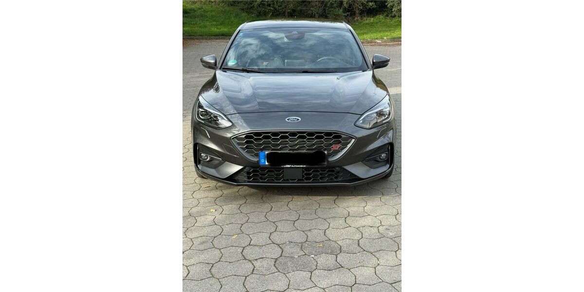 Ford Focus 48.000 km 23.500 &euro; Ludwigsburg 71642