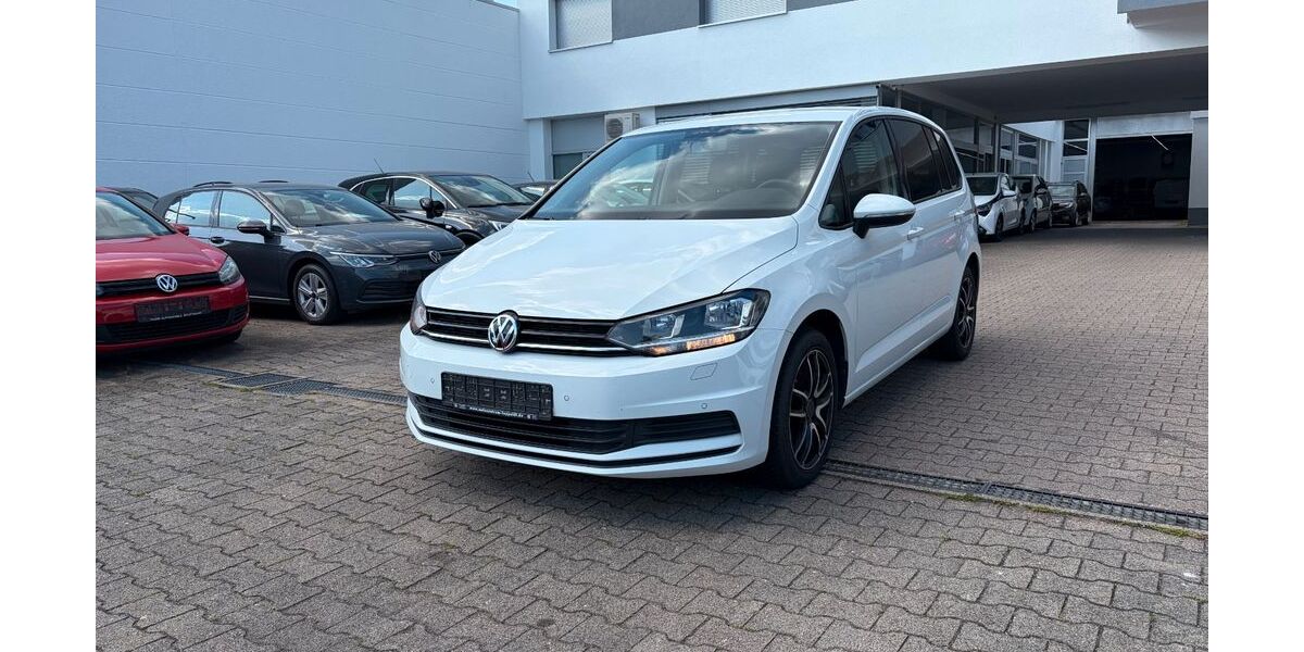 VW Touran 179.534 km 12.995 &euro; Stuttgart 70597