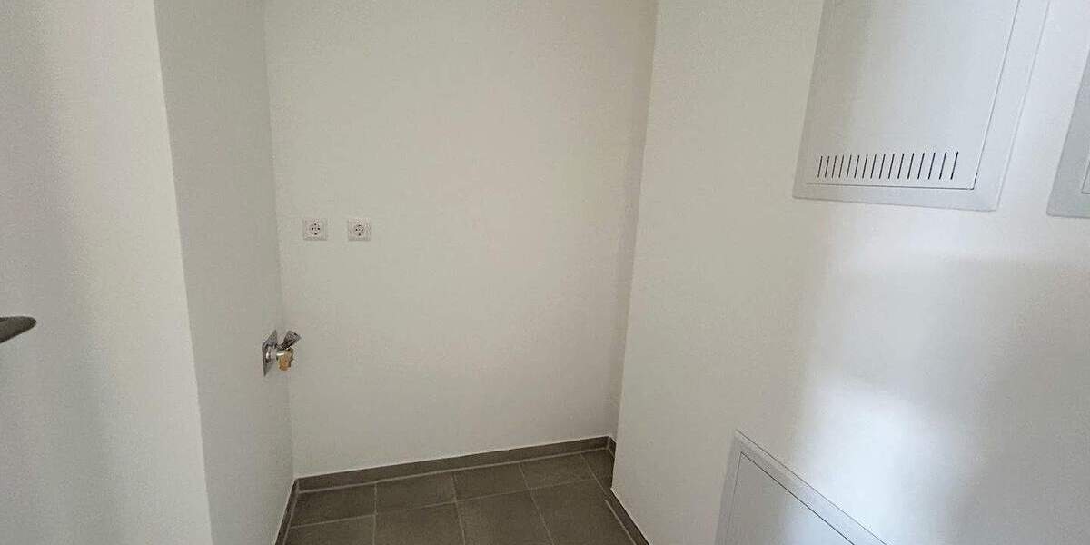 Etagenwohnung Stuttgart Untertürkheim - 2 Zimmer, 64 m&sup2;, 1.190&euro; | Angebot:25728200