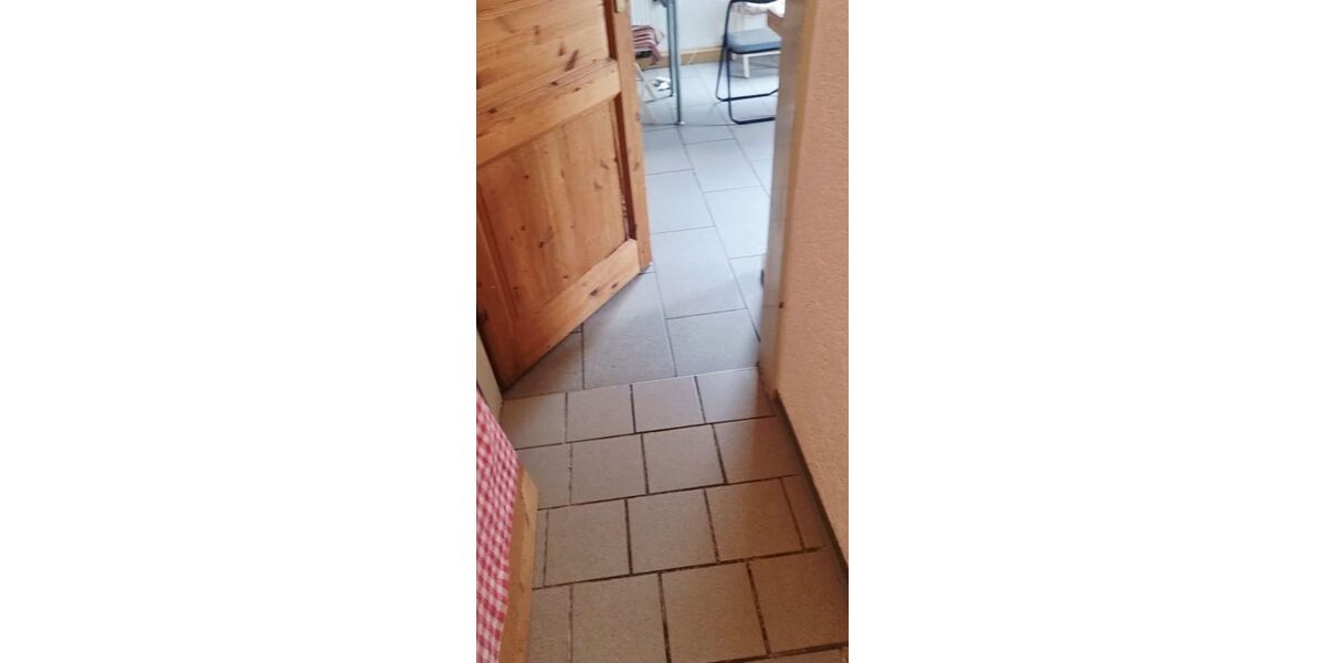 Gemütliche Dachgeschosswohnung für eine oder 2 Personen im Zentrum von Feuerbach - 2- Stuttgart Feuerbach | Angebot:27192698