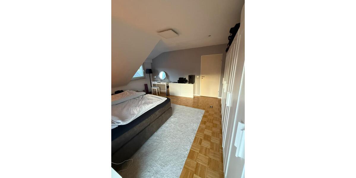 Dachgeschoßwohnung Weissach - 3.5 Zimmer, 81 m&sup2;, 930&euro; | Angebot:27548227