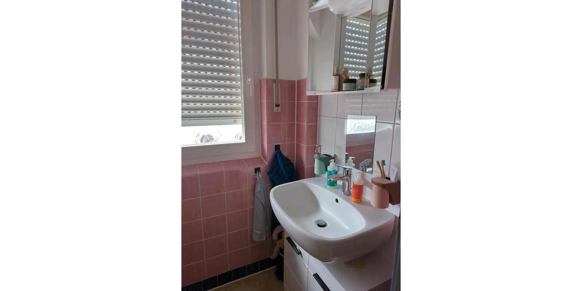 Etagenwohnung Stuttgart Neuwirtshaus - 3 Zimmer, 70 m&sup2;, 1.150&euro; | Angebot:25976208