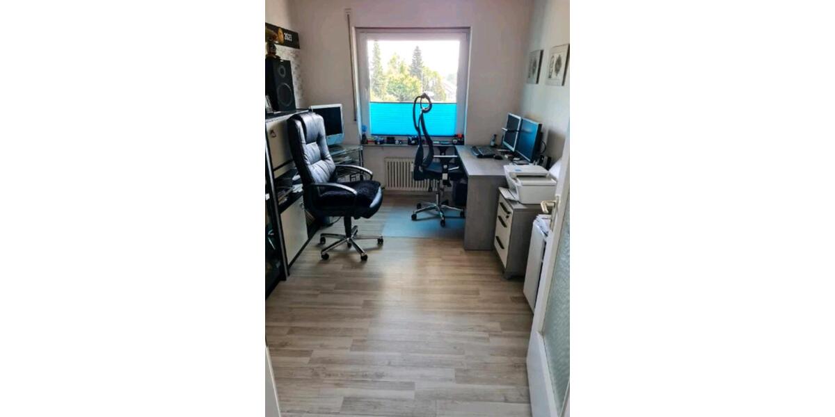 Etagenwohnung Sachsenheim - 5.5 Zimmer, 147 m&sup2;, 1.390&euro; | Angebot:27570568