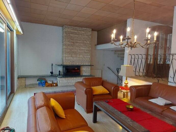 Mehrfamilienhaus, Wohnhaus Leingarten Großgartach - 8 Zimmer, 250 m&sup2;, 2.000&euro; | Angebot:25780397