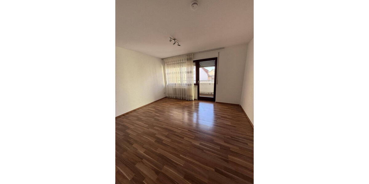 Reihenmittelhaus Renningen - 7 Zimmer, 155 m&sup2;, 630.000&euro; | Angebot:26090020