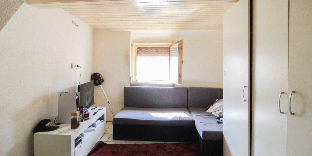 Doppelhaushälfte Stuttgart Weilimdorf - 7 Zimmer, 170 m&sup2;, 485.000&euro; | Angebot:25717817