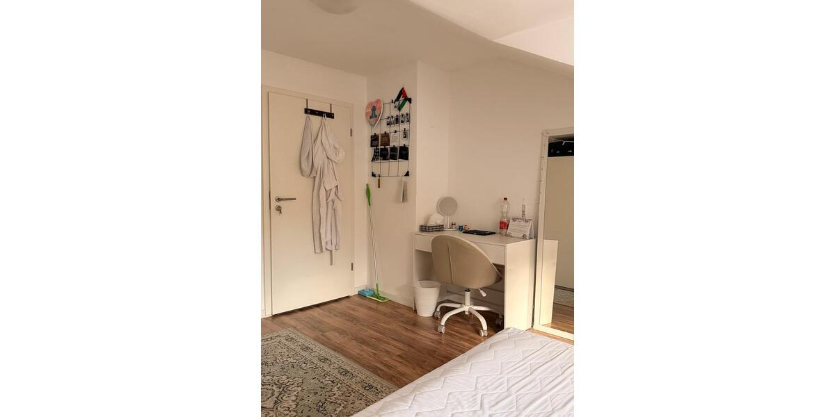 Dachgeschoßwohnung Stuttgart Bad Cannstatt - 3 Zimmer, 60 m&sup2;, 446&euro; | Angebot:27597182
