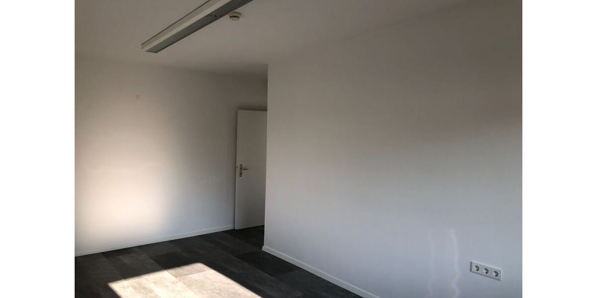 Verkehrsgünstige, repräsentative Büroeinheit Büro provisionsfrei - Gewerbeobjekt Remshalden | Angebot:26441974