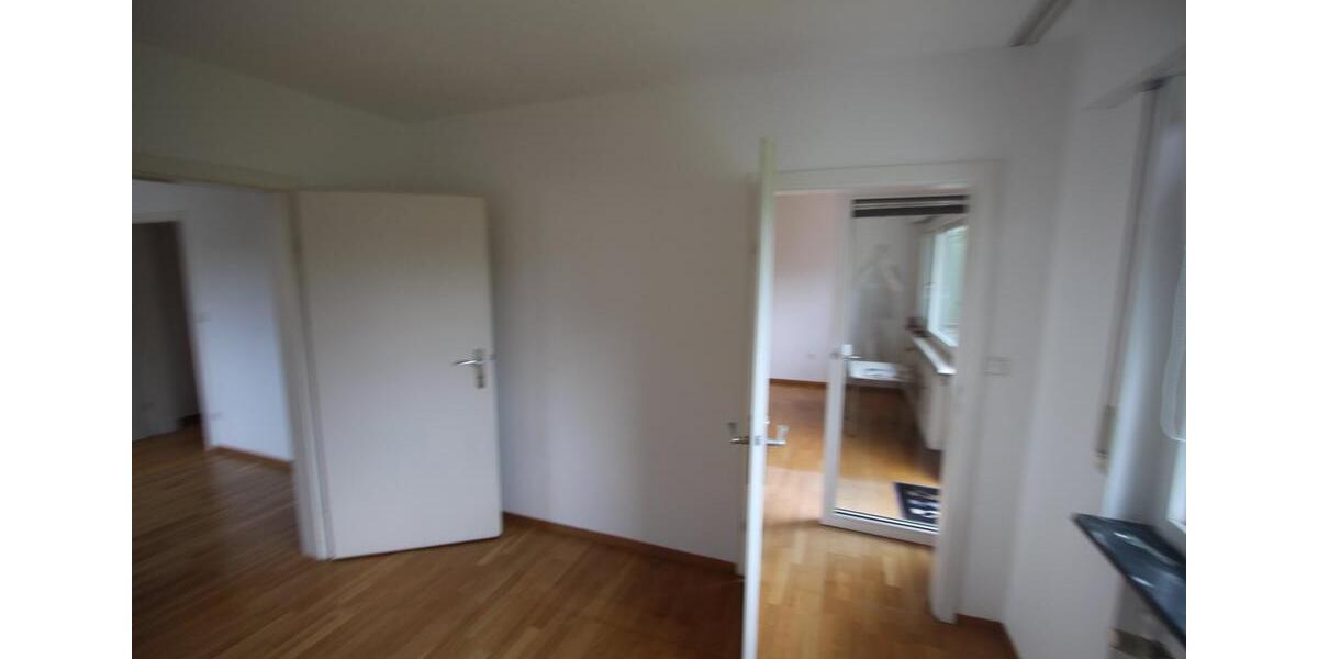 Etagenwohnung Stuttgart Degerloch - 4 Zimmer, 85 m&sup2;, 1.350&euro; | Angebot:25921256