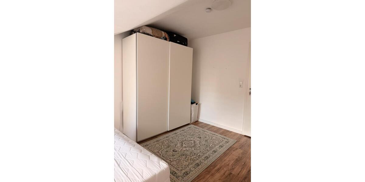 Dachgeschoßwohnung Stuttgart Bad Cannstatt - 3 Zimmer, 60 m&sup2;, 446&euro; | Angebot:27597182