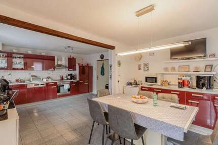 Haus Walheim - 7 Zimmer, 197 m&sup2;, 398.000&euro; | Angebot:25995574