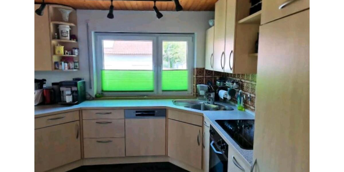Etagenwohnung Sachsenheim - 5.5 Zimmer, 147 m&sup2;, 1.390&euro; | Angebot:27570568